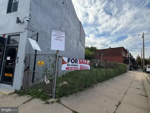 Commercial Lot with Driveway