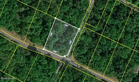 Corner Lot in Pocono Springs