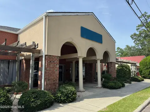 Southern Pines Commercial Space For Lease