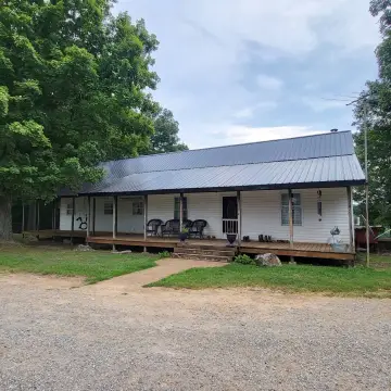 Kentucky Farm with Detached House