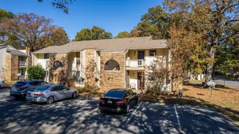 Upstairs 2BR Condo with Balconies