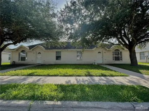 Fully Leased Edinburg Fourplex
