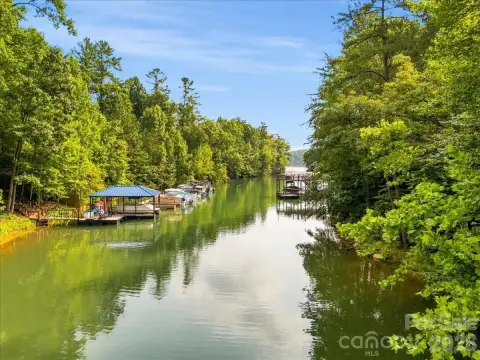 Dockable Lakefront Lot