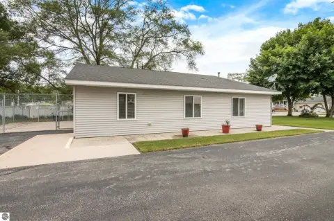 Freestanding Industrial Building For Sale