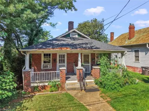 Brick Duplex with Laundry