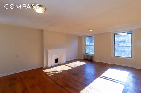 Brooklyn Apartment Near Transportation