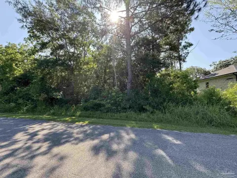 Residential Lot in Waterfront Community