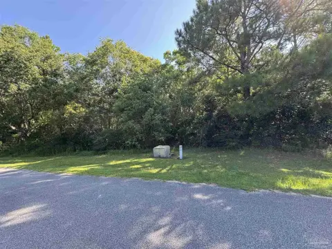 Residential Lot in Waterfront Community