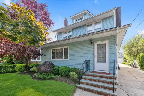 Updated Duplex in Lynbrook Village