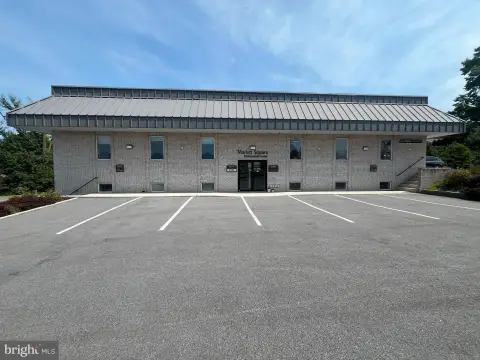 Four-Unit Office Building For Sale