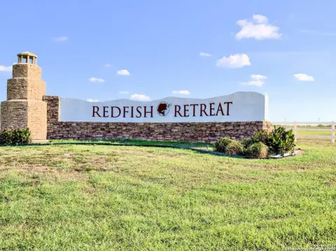 Lakefront Lot in Redfish Retreat