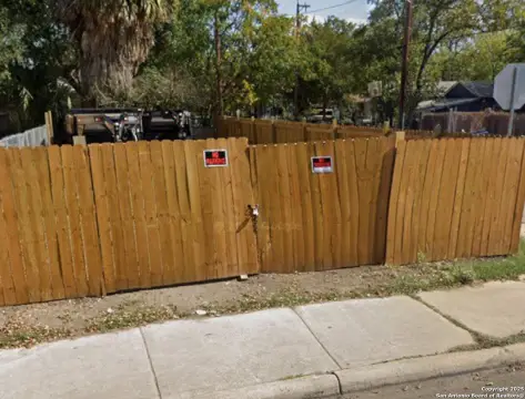 San Antonio Corner Lot