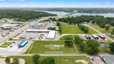 Commercial Lot with High Visibility