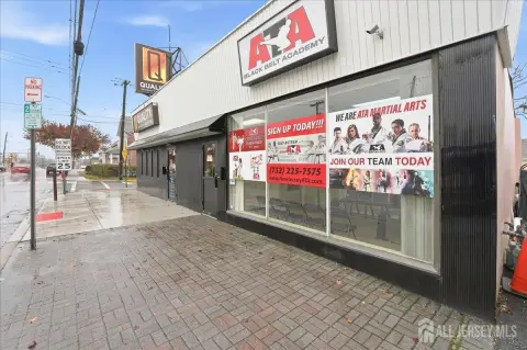 Retail Space in Woodbridge Proper