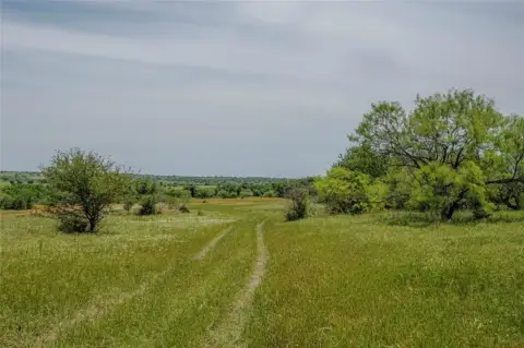 Expansive Ranch Near Cresson, Texas