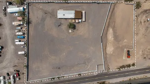 Quartzsite Commercial Lot Near I-10