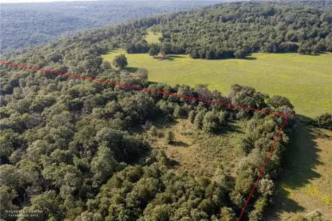 80-Acre Wilderness Retreat in Evansville