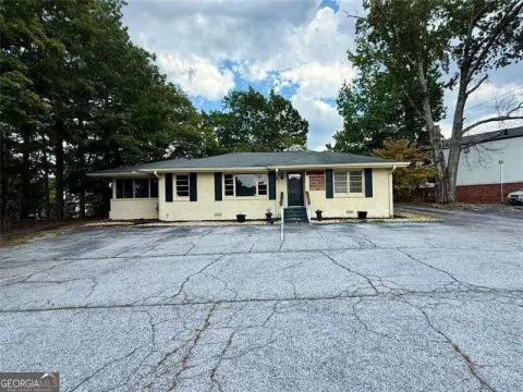 Stone Mountain Commercial Space Available