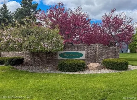 Residential Land in Wyndemere West