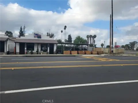 Riverside Commercial Property with Parking