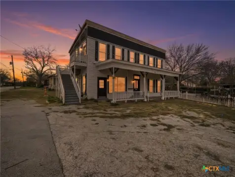 Victorian Commercial Building in Gonzales