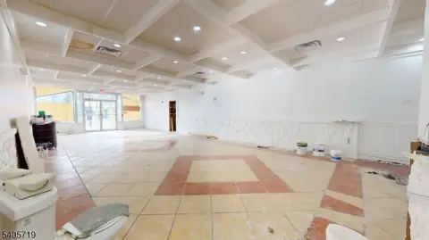 Maplewood Retail/Office/Medical Space Available