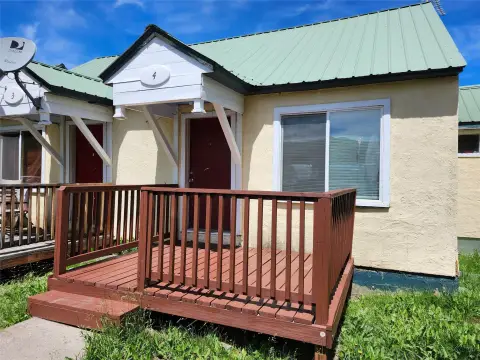 Updated 6-Unit Apartment Building