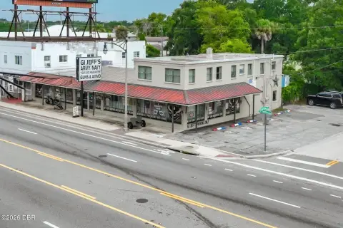 Mixed-Use Building with Apartment