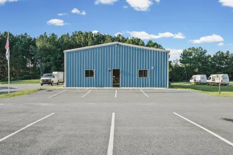Flex Warehouse with Spray Room