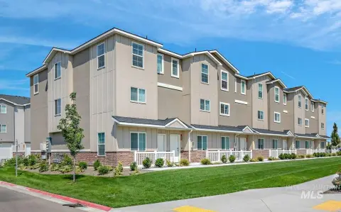 Meridian Duplex in Entrata Farms