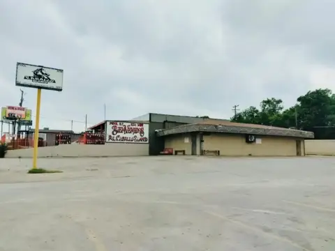 Bar/Restaurant Opportunity Near Stockyards