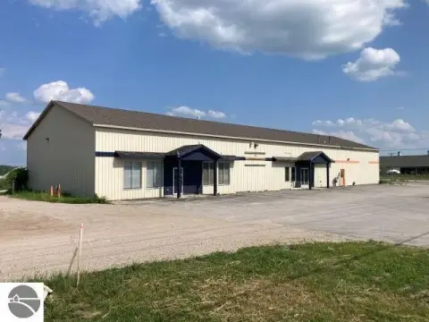 Showroom With Overhead Doors