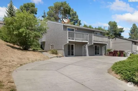 Remodeled Duplex Near WSU and SEL