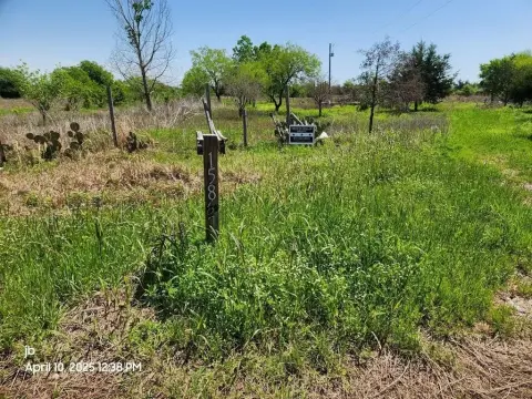 Unrestricted Land Near Dallas
