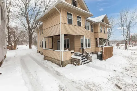 Davenport Duplex: Income Opportunity