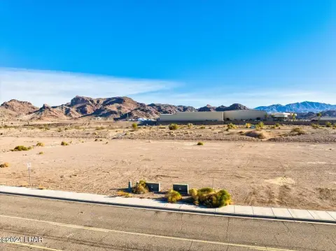 Commercial Lot in Lake Havasu