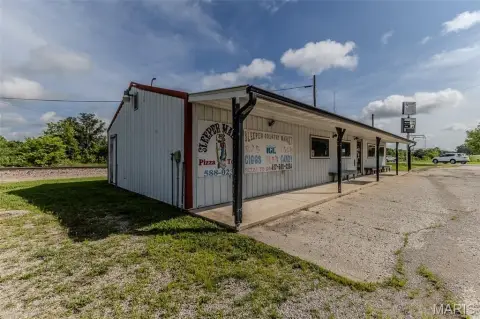 Versatile Commercial Property Near Highway