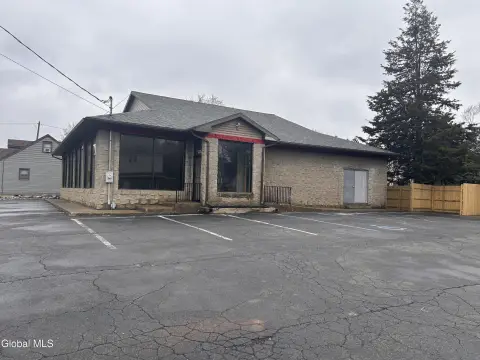 Storefront Building with Full Basement