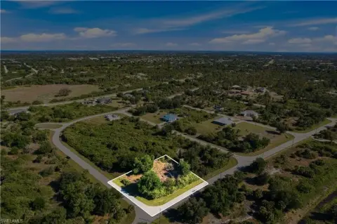 Port Charlotte Corner Lot Opportunity