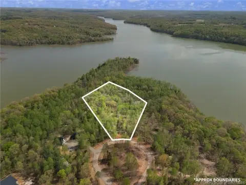 Lakeside Village Acreage Near Patoka
