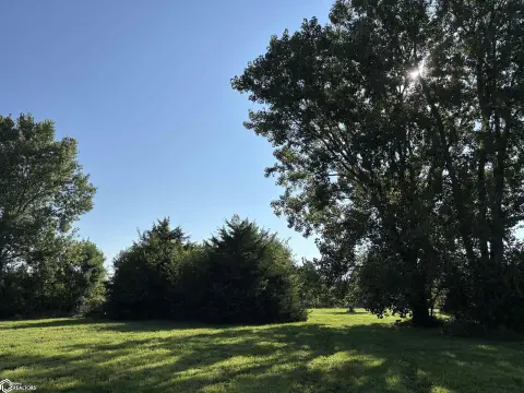 Acre Lot in Fairfield, Iowa