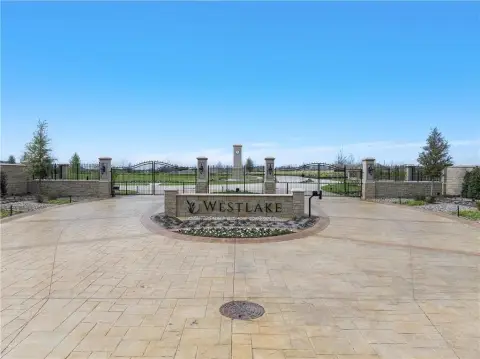 Residential Land in Westlake, Woodway