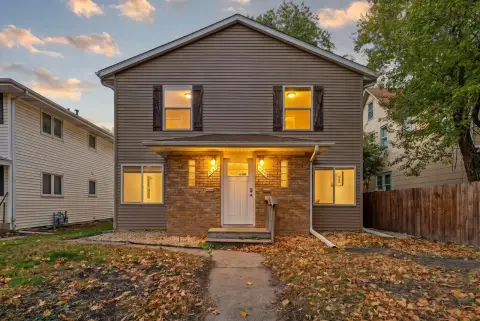 Duplex with Vaulted Ceilings