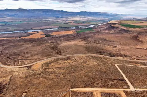 Melba Land with River Views