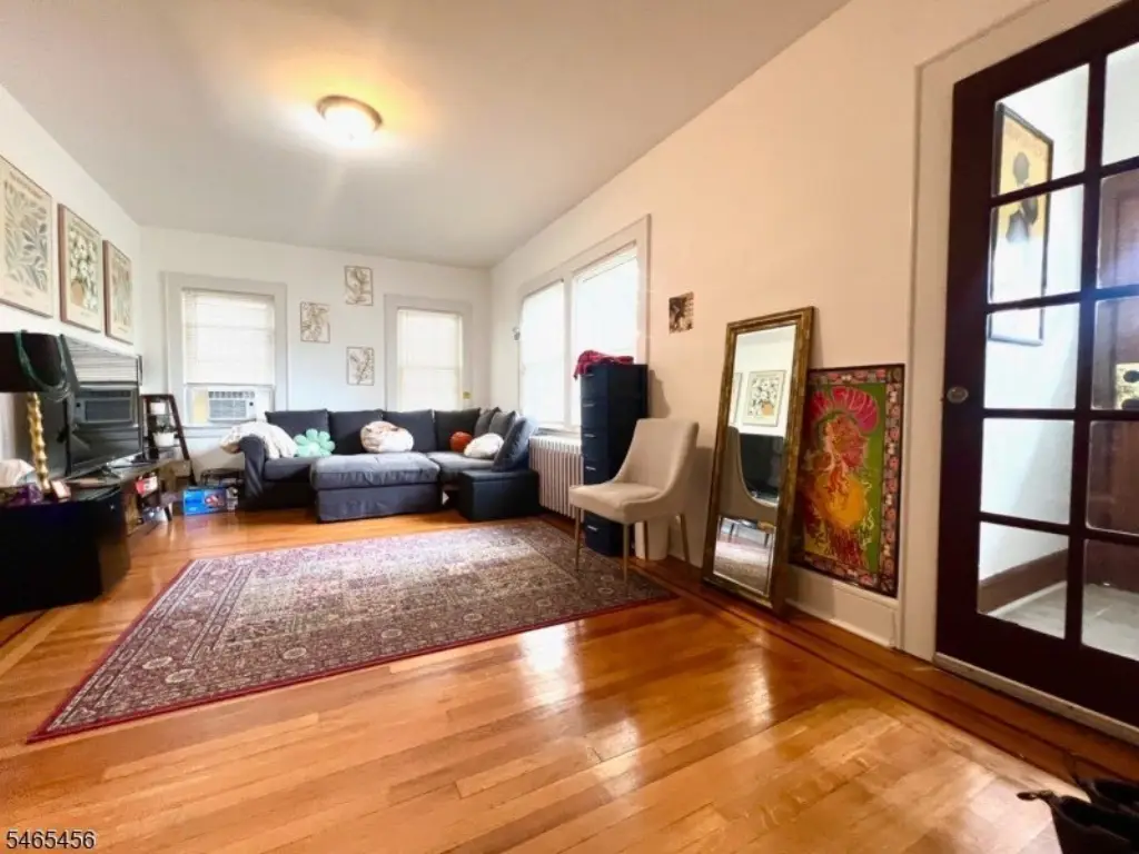 Picture 3