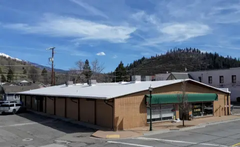 Versatile Commercial Building in Weed, CA