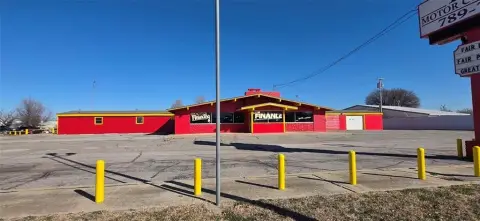 Commercial Building on NW 39th