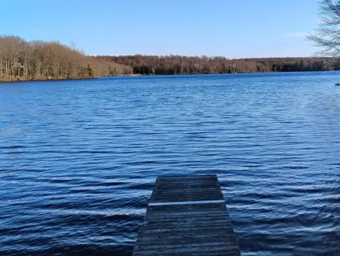 Flat Lot in Lake Community