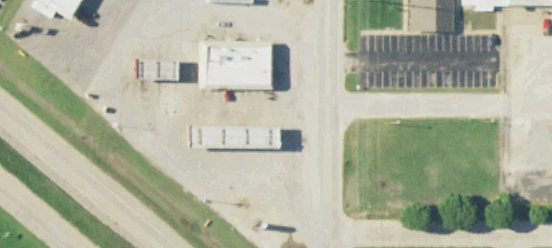 Versatile Commercial Space with Overhead