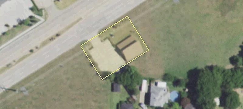 Land on Lakeview Parkway